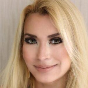 Picture of Dra. Larissa Viana